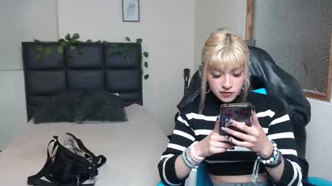 Amnesia online show from November 22, 2025, 1:10 pm