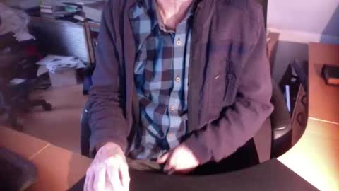 Snapshot of amor2200 chatting on December 17, 2024, 2:33 pm Amor2200 online show from December 17, 2024, 2:33 pm