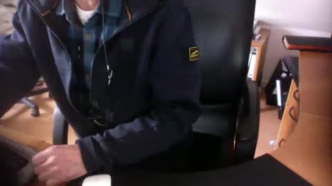 Snapshot of amor2200 chatting on December 27, 2024, 11:28 am Amor2200 online show from December 27, 2024, 11:28 am