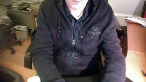 Snapshot of amor2200 chatting on December 30, 2024, 8:15 pm Amor2200 online show from December 30, 2024, 8:15 pm