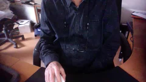 Snapshot of amor2200 chatting on January 7, 2025, 8:56 am Amor2200 online show from January 7, 2025, 8:56 am