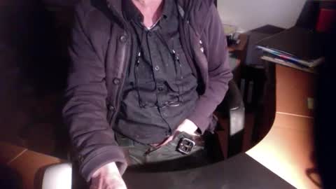 Snapshot of amor2200 chatting on January 27, 2025, 4:43 pm Amor2200 online show from January 27, 2025, 4:43 pm