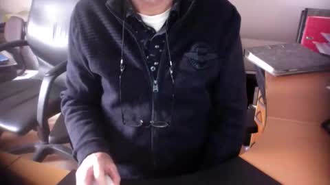 Snapshot of amor2200 chatting on February 3, 2025, 9:41 am Amor2200 online show from February 3, 2025, 9:41 am