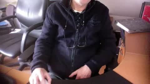 Snapshot of amor2200 chatting on February 4, 2025, 10:00 am Amor2200 online show from February 4, 2025, 10:00 am