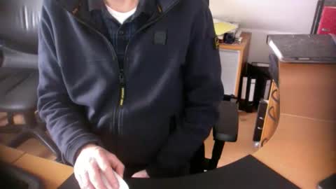 Snapshot of amor2200 chatting on February 12, 2025, 10:03 am Amor2200 online show from February 12, 2025, 10:03 am