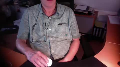 Snapshot of amor2200 chatting on September 11, 2025, 5:13 pm Amor2200 online show from September 11, 2025, 5:13 pm