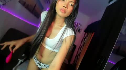 Snapshot of amor_prinsesa chatting on December 10, 2024, 11:11 am Prinsesa online show from December 10, 2024, 11:11 am