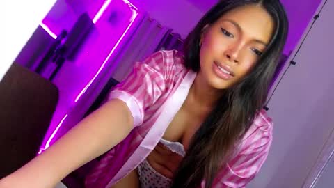 Snapshot of amor_prinsesa chatting on October 30, 2025, 6:59 am Prinsesa online show from October 30, 2025, 6:59 am