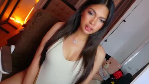 Snapshot of amor_prinsesa chatting on November 1, 2025, 8:27 am Prinsesa online show from November 1, 2025, 8:27 am