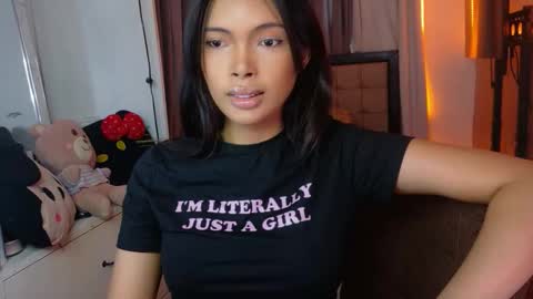 Snapshot of amor_prinsesa chatting on November 23, 2025, 5:40 am Prinsesa online show from November 23, 2025, 5:40 am