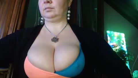 Snapshot of amorelara chatting on December 10, 2024, 8:51 am amorelara online show from December 10, 2024, 8:51 am