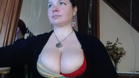 Snapshot of amorelara chatting on February 10, 2025, 12:29 pm amorelara online show from February 10, 2025, 12:29 pm