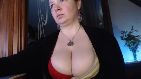 Snapshot of amorelara chatting on February 14, 2025, 2:44 pm amorelara online show from February 14, 2025, 2:44 pm