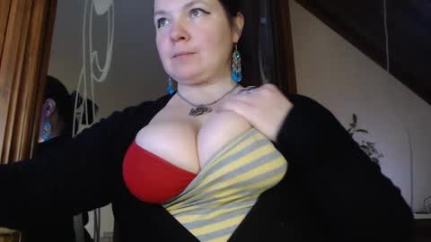 Snapshot of amorelara chatting on March 2, 2025, 8:16 am amorelara online show from March 2, 2025, 8:16 am