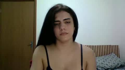 amputeeluna online show from February 19, 2025, 12:46 am