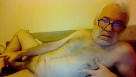 Snapshot of amstel69 chatting on October 11, 2025, 12:36 pm amstel69 online show from October 11, 2025, 12:36 pm