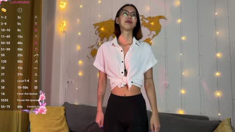 Snapshot of amurakim chatting on December 10, 2024, 5:22 pm Amura Kim online show from December 10, 2024, 5:22 pm