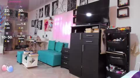 Snapshot of amy_and_eloise chatting on March 3, 2025, 8:00 pm AmyEloise online show from March 3, 2025, 8:00 pm