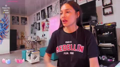 Snapshot of amy_and_eloise chatting on March 12, 2025, 8:31 pm AmyEloise online show from March 12, 2025, 8:31 pm