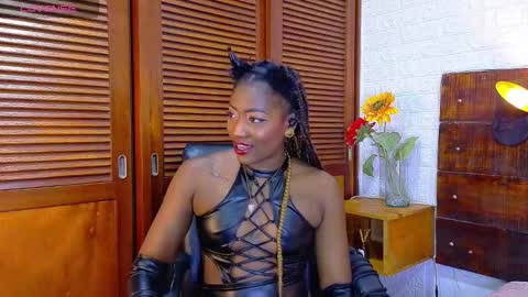 Snapshot of amy_brunette chatting on December 5, 2025, 8:27 pm Amy online show from December 5, 2025, 8:27 pm