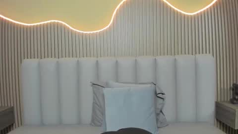 Amy Estrellita online show from April 25, 2026, 11:57 am