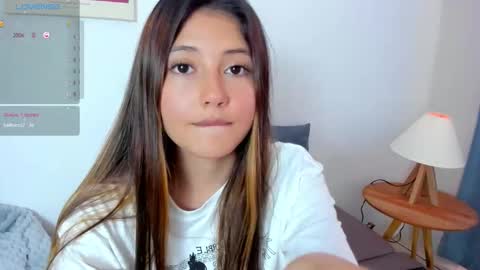 Snapshot of amy_innocent_ chatting on November 17, 2025, 8:14 pm Amy online show from November 17, 2025, 8:14 pm