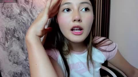 Snapshot of amy_innocent_ chatting on November 18, 2025, 8:24 pm Amy online show from November 18, 2025, 8:24 pm