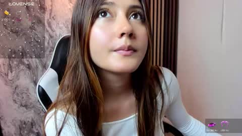 Snapshot of amy_innocent_ chatting on November 23, 2025, 7:35 pm Amy online show from November 23, 2025, 7:35 pm