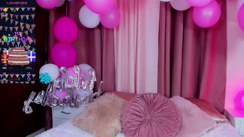 Snapshot of amy_innocent_ chatting on November 26, 2025, 8:43 pm Amy online show from November 26, 2025, 8:43 pm