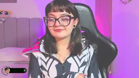 Snapshot of amy_lit chatting on July 4, 2026, 12:50 am Hello I am Allison Welcome to my room and let is have a good time together whith me online show from July 4, 2026, 12:50 am