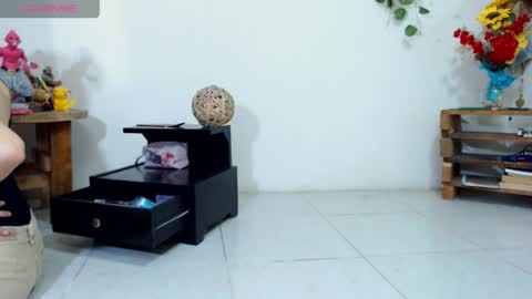 Snapshot of amy_mur chatting on May 13, 2026, 6:38 pm amy mur online show from May 13, 2026, 6:38 pm
