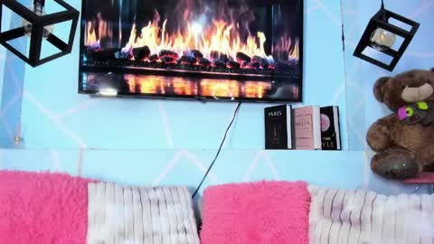 Emy Noa  online show from April 3, 2026, 12:41 am