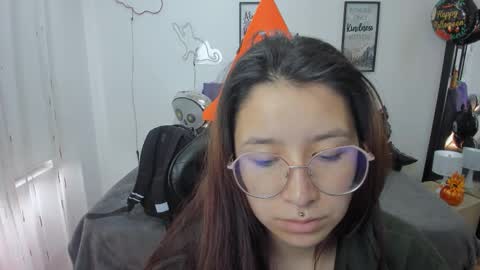 Amy sophia 3 online show from October 27, 2025, 12:42 pm