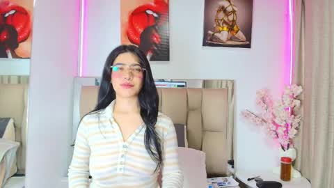 Snapshot of amy_swann chatting on April 22, 2026, 11:34 am Amy online show from April 22, 2026, 11:34 am