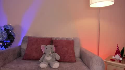 Amely online show from December 22, 2025, 2:47 pm