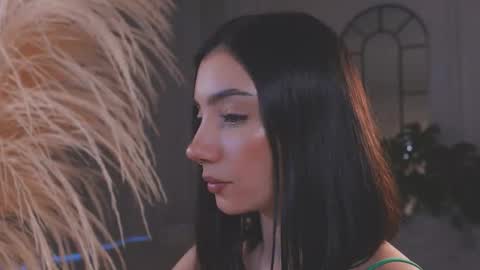 Amy Armstrong online show from November 14, 2025, 10:40 pm