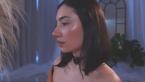 Amy Armstrong online show from November 17, 2025, 9:31 pm