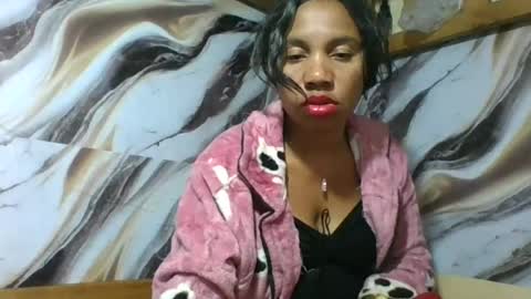 Snapshot of amyatche chatting on July 1, 2026, 11:37 pm Amyatche online show from July 1, 2026, 11:37 pm