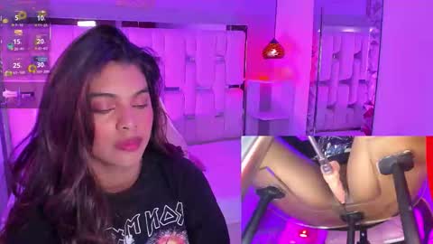 Snapshot of amyevan_ chatting on November 13, 2025, 9:36 pm amyevan_ online show from November 13, 2025, 9:36 pm