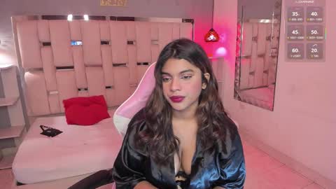 Snapshot of amyevan_ chatting on December 3, 2025, 9:35 pm amyevan_ online show from December 3, 2025, 9:35 pm