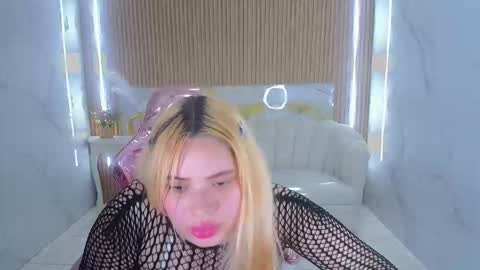 Amy  online show from October 28, 2025, 5:44 am