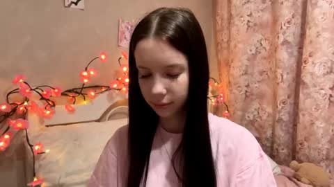 Milou online show from November 9, 2025, 1:53 pm