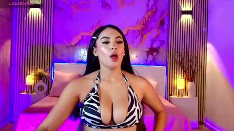 Snapshot of amyjohnsonn chatting on June 22, 2026, 5:26 am amyjohnsonn online show from June 22, 2026, 5:26 am