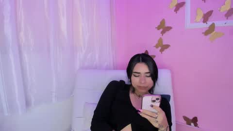 Amy ... Nice to meet u   thumb up me please its important online show from January 15, 2025, 8:26 pm