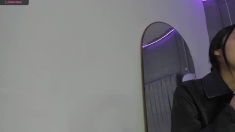 Amy ... Nice to meet u   thumb up me please its important online show from February 15, 2025, 1:10 am