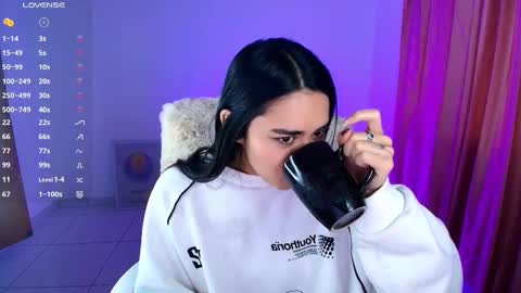 Amy ... Nice to meet u   thumb up me please its important online show from October 4, 2025, 3:48 am