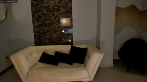 Snapshot of amywoods chatting on December 4, 2024, 10:24 am online show from December 4, 2024, 10:24 am