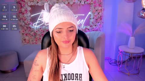 Snapshot of amywoods chatting on January 11, 2025, 2:09 am online show from January 11, 2025, 2:09 am