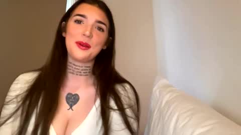 Snapshot of amyyyoxxo chatting on February 20, 2025, 8:39 am Amyyyoxxo online show from February 20, 2025, 8:39 am