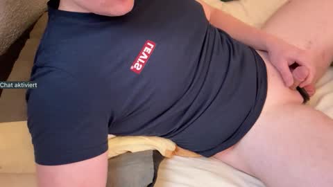 an0nym0us_usr online show from October 25, 2025, 4:02 pm